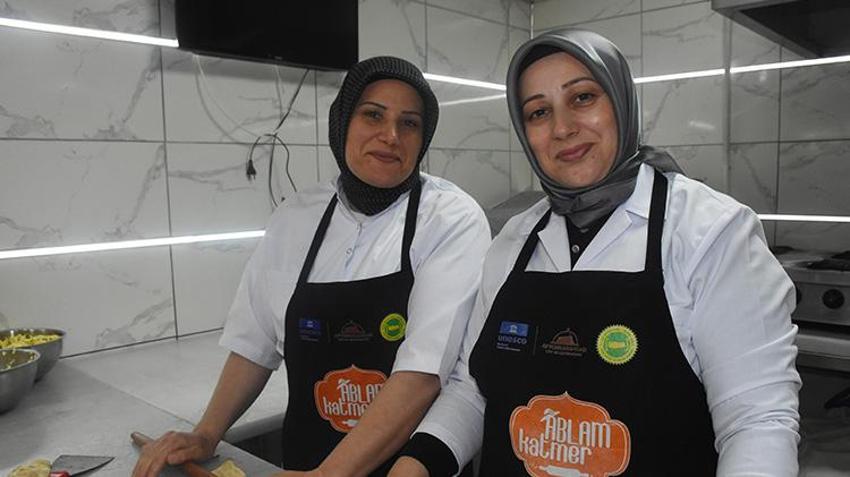 Afyonkarahisarlı kadın girişimci emeğinin karşılığını ikinci dükkanı açarak aldı! Evde üretmeye başladı şimdi 15 çalışanı var