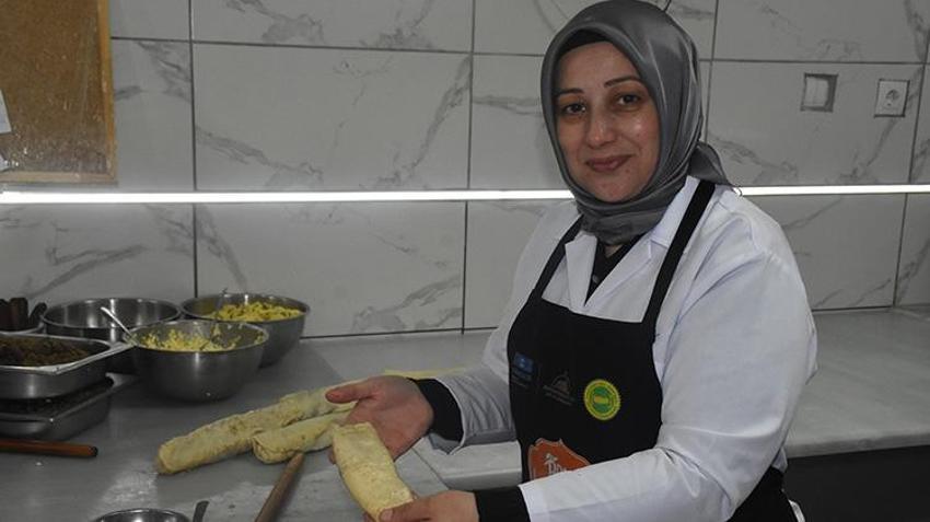 Afyonkarahisarlı kadın girişimci emeğinin karşılığını ikinci dükkanı açarak aldı! Evde üretmeye başladı şimdi 15 çalışanı var