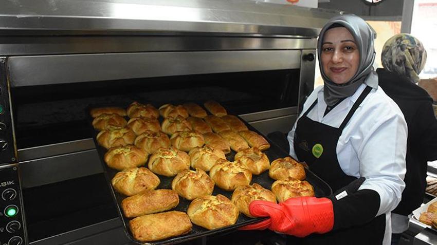 Afyonkarahisarlı kadın girişimci emeğinin karşılığını ikinci dükkanı açarak aldı! Evde üretmeye başladı şimdi 15 çalışanı var