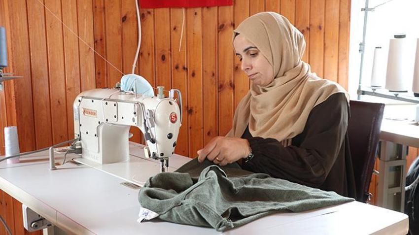 Siirtli kadınlar atıklardan para kazanıyor: Hepsini tekstil atıklarından yapıyorlar: Hem meslek hem kazanç kapısı sağlıyor