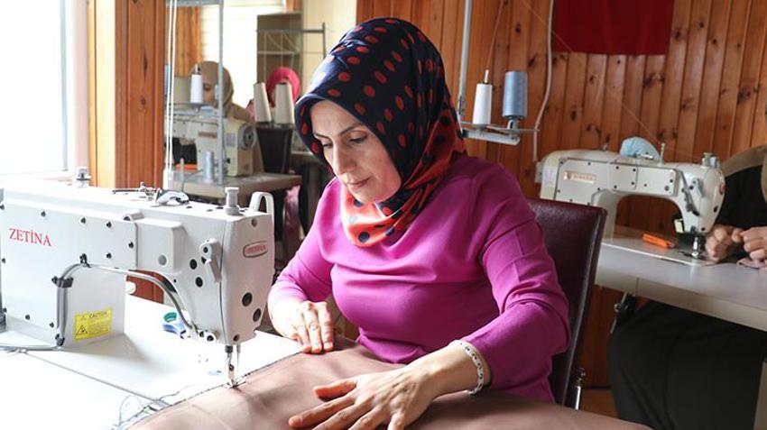 Siirtli kadınlar atıklardan para kazanıyor: Hepsini tekstil atıklarından yapıyorlar: Hem meslek hem kazanç kapısı sağlıyor