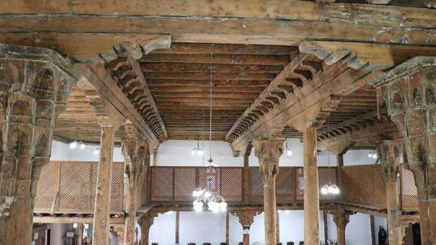 Isparta'da bu caminin yapımında tek bir çivi bile kullanılmadı: Tam 807 yıldır ayakta! 12 sütunlu dev eser görenleri büyülüyor