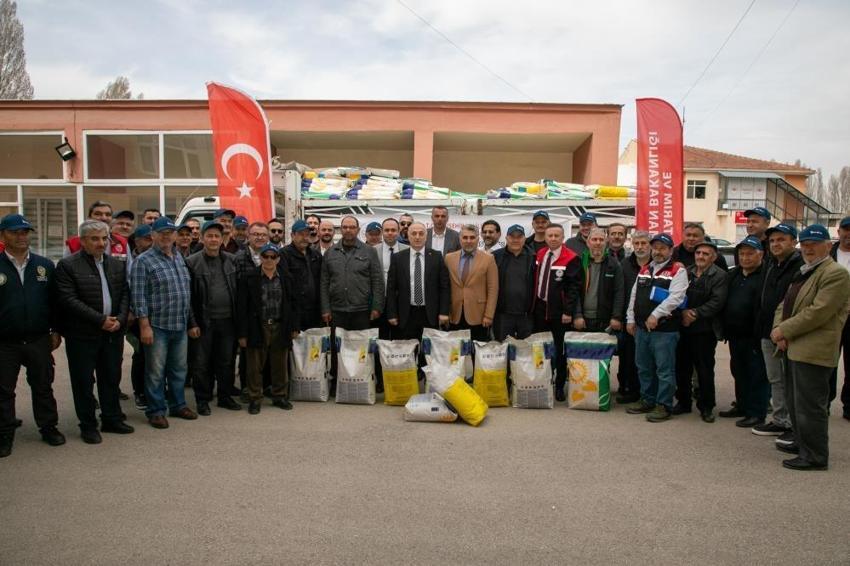 Eskişehir'de destek başladı: Üreticiye dağıtıldı
