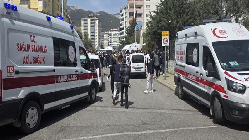 Kahramanmaraş'taki okul saldırısında dehşete düşüren detaylar! "5 silah ve 7 şarjörle gelmiş"