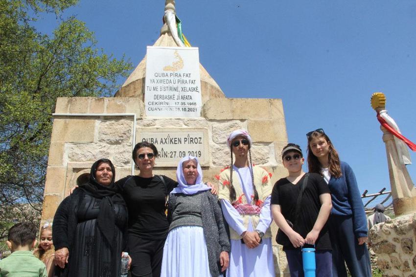 Ezidiler geleneksel 'Çarşema Sor Bayramı'nı festival havasında kutladı