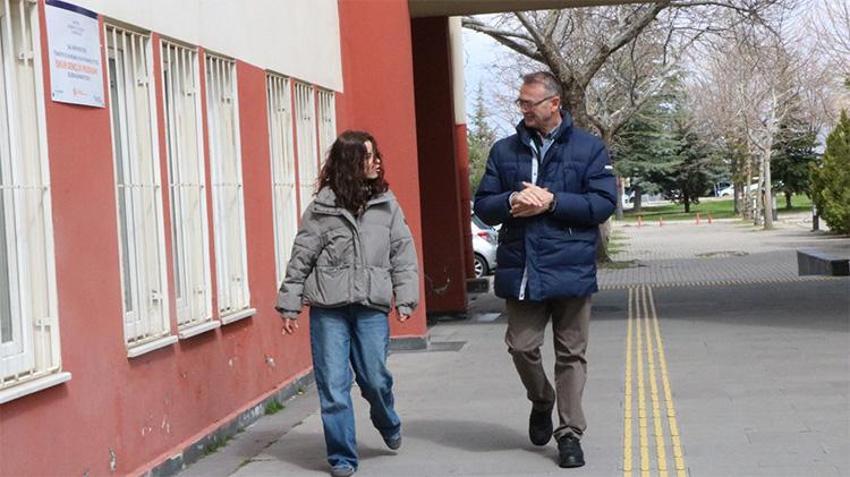 Emekli albay kışlayı bıraktı, kampüse indi: Sınıf arkadaşları torunu yaşında