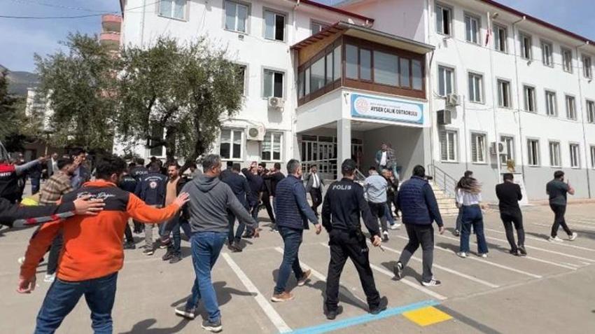 Okul saldırısında tek çocuğunu kaybeden babadan kahreden sözler: 'O okulda eğitim görmeyi çok istedi'