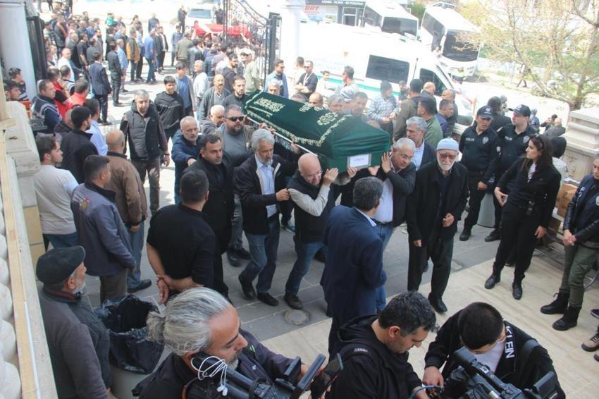Kahramanmaraş'ta yürek yakan cenaze töreni! 4 öğrenci gözyaşları içinde son yolculuklarına gönderildi