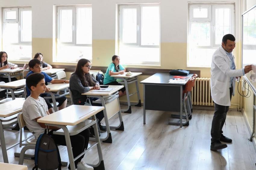 Adana'da okullar tatil mi? 17 Nisan Cuma okular tatil edildi mi? Adana'da okullar açık mı? İşte yanıtı