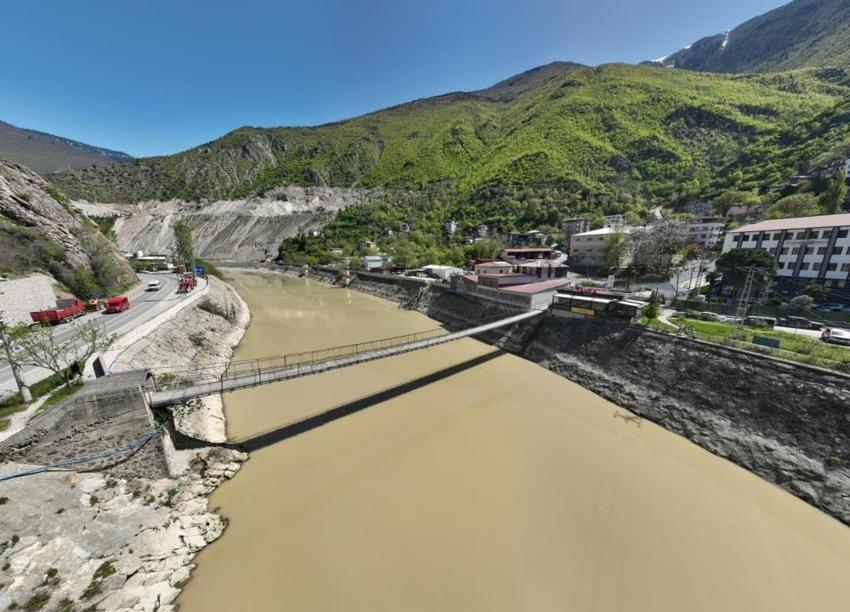 Karadeniz'in en uzun asma köprüsü Artvin'de: 105 metrelik köprüde yürümek yürek istiyor!