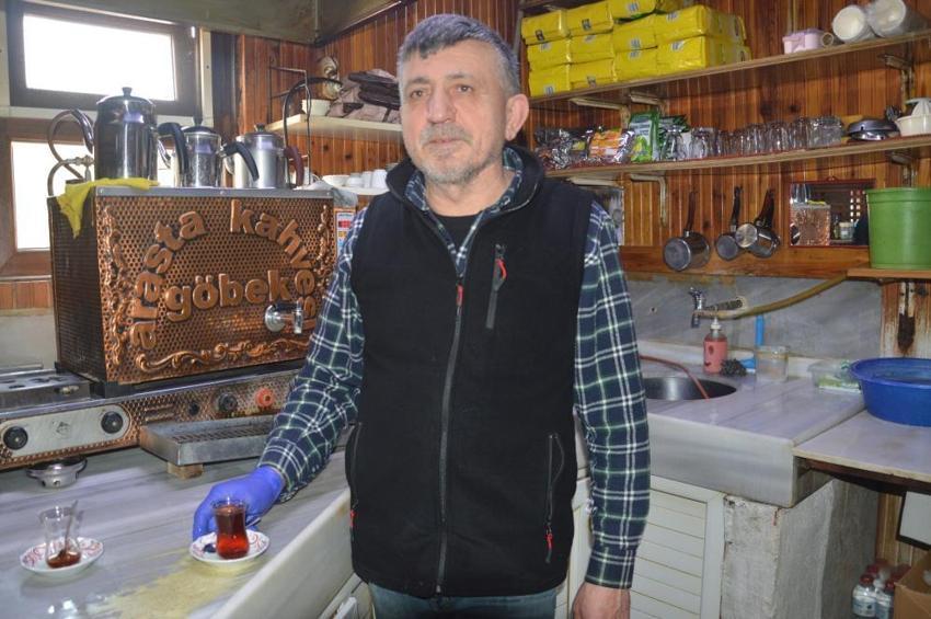 Bu kıraathanede ölen müşteriler yaşatılıyor!
