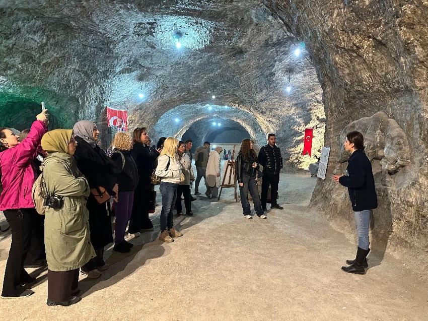 1934 yılında başlayana Turistik Tuz Ekspresi 2026'nın ilk seferini yaptı: Ziyaretçiler Çankırı'ya hayran kaldı