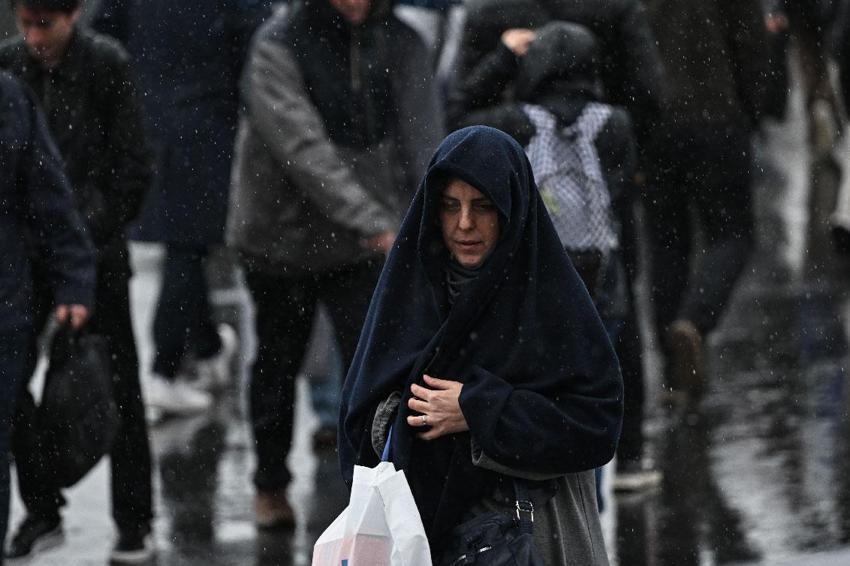 Sıcaklıklar düşüyor sağanak yağış ve fırtına kuvvetli geliyor! Meteoroloji ve İçişleri Bakanlığı sarı ve turuncu alarm verdi