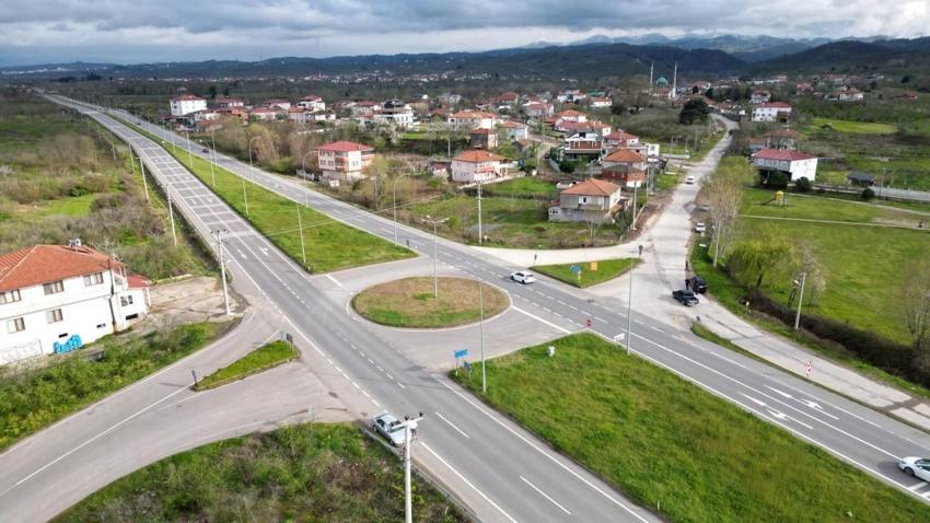Karasu'da yüzlerce kazanın meydana geldiği ve can kayıplarının olduğu kavşakta 'trafik ışığı talebi reddedildi' iddiası