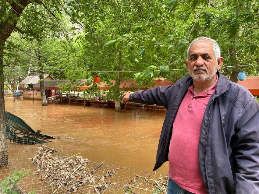 Meteoroloji uyardı Mersin'in yaylalarındaki sel dereleri coşturdu, Akdeniz'i kahverengiye bürüdü