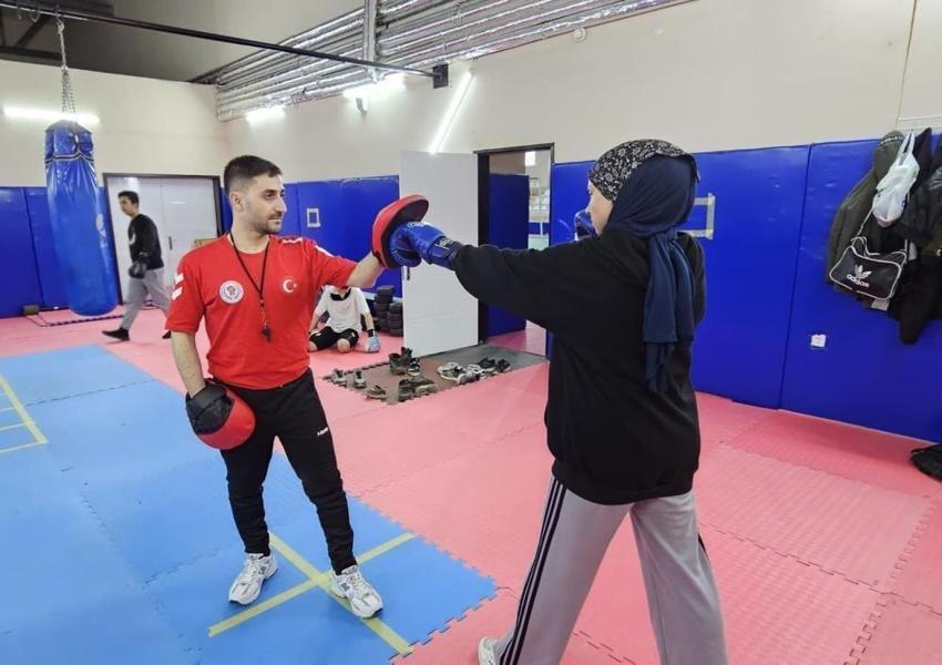 Muş'ta tek kız çocuğu kayıt oldu: Babası destek oldu, 17 yaşında ilki başardı
