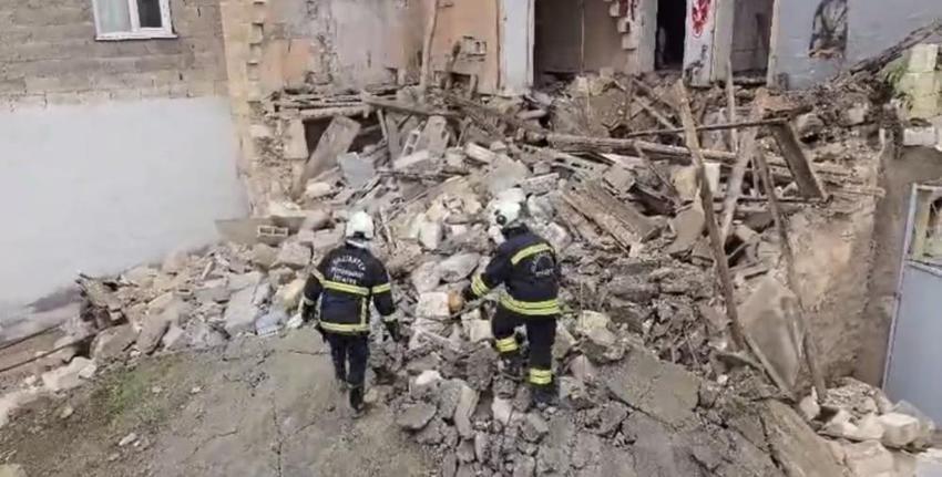 Gaziantep'te korkunç çöküş: Yağış sonrası bina yıkıldı