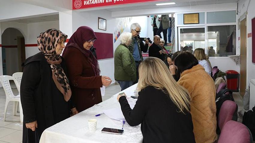 Bursa, İzmir, Eskişehir ve Yalova'da sandıklar kuruldu! Akşam 8'e kadar oy verme işlemi devam edecek
