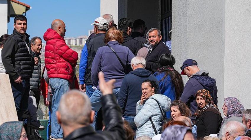 Bursa, İzmir, Eskişehir ve Yalova'da sandıklar kuruldu! Akşam 8'e kadar oy verme işlemi devam edecek