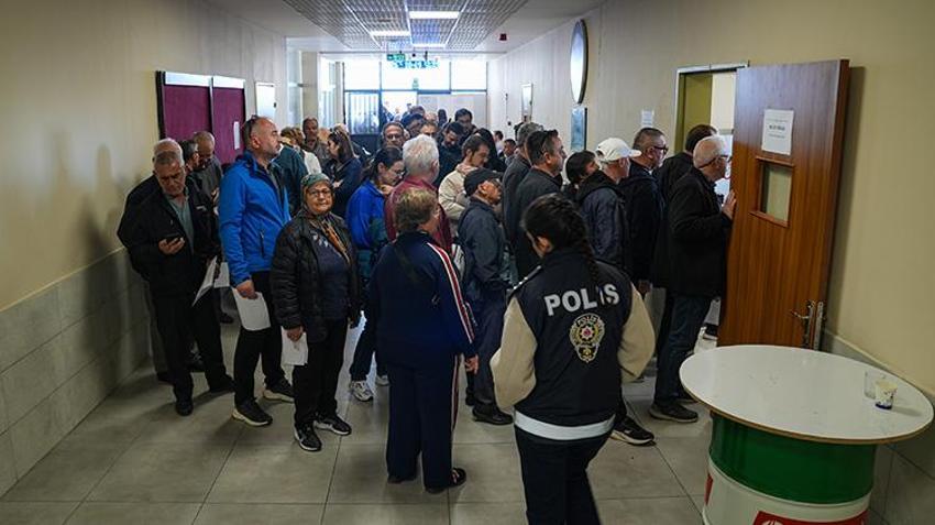 Bursa, İzmir, Eskişehir ve Yalova'da sandıklar kuruldu! Akşam 8'e kadar oy verme işlemi devam edecek