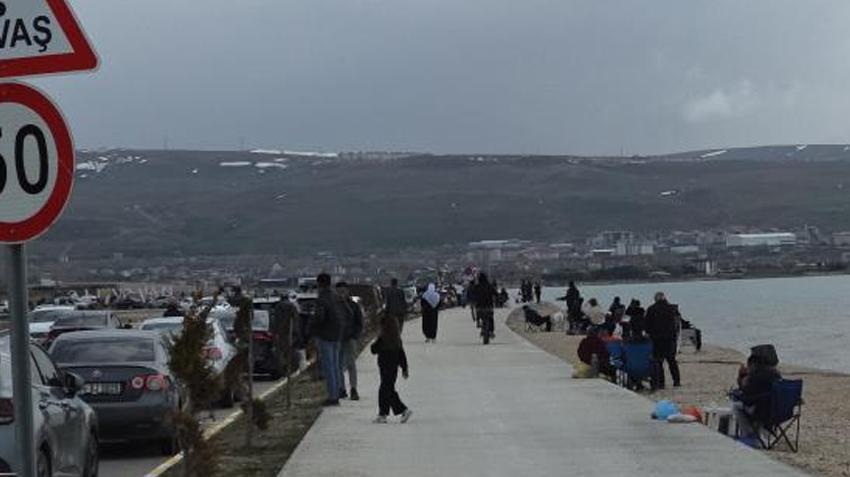 Van'da herkes oraya akın etti! Edremit, İskele ve Fidanlık'ta yer kalmadı