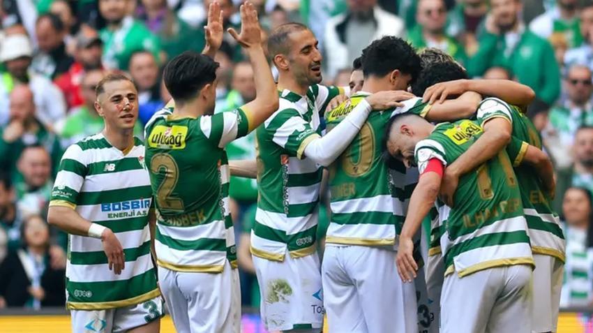 Bursaspor'a 1. Lig hayırlı olsun! 5 gol attı, şampiyonluğu ilan etti