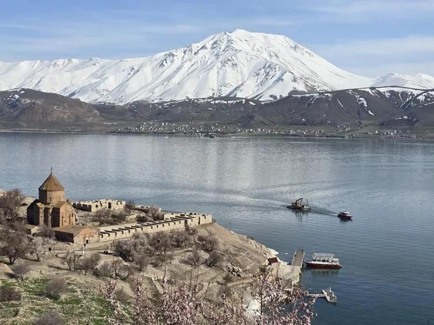 Van Gölü kıyısına inşa ediliyor: Akdamar Adası nefes alacak!
