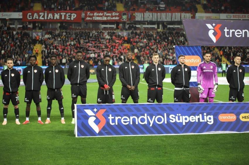 Burak Yılmaz gitti, Gaziantep FK 3 golle ezdi, geçti