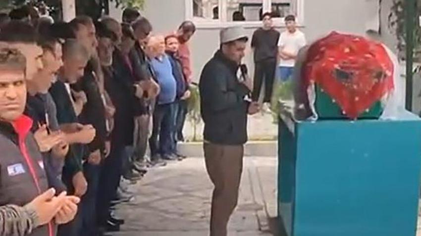 Motosiklet kazasında hayatını kaybeden Zeynep, son yolculuğuna gelinlik ve duvakla uğurlandı