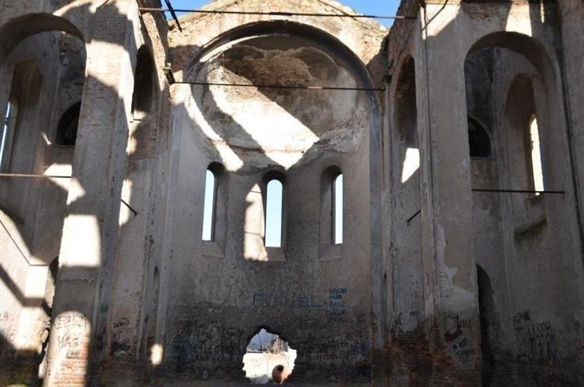 Bilecik'te 9 yıl önce karar verildi! Yüzlerce yıllık kilise restore bekliyor