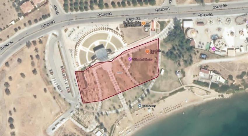 Aydın şehir merkezinde ilginç görüntü: SGK binasını ilan panosu yaptılar!