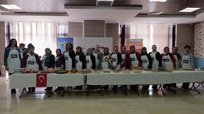 32 çeşit yöresel tatlı yarıştı: Tekirdağ'ın coğrafi işaretli Hayrabolu tatlısı 1. oldu