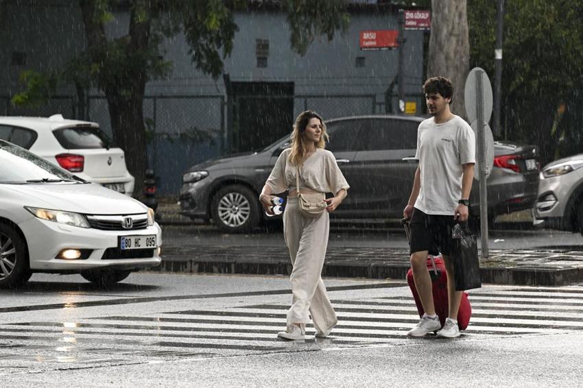 Hava durumunda son dakika gelişmesi! Yurt genelinde gök gürültülü sağanak yağmur geliyor: İşte il il son hava durumu