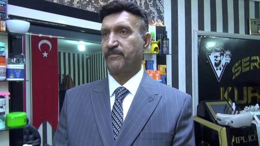 Önce şaşırıyorlar, sonra müdavimi oluyorlar: 47 yıllık berberin ezber bozan tarzı