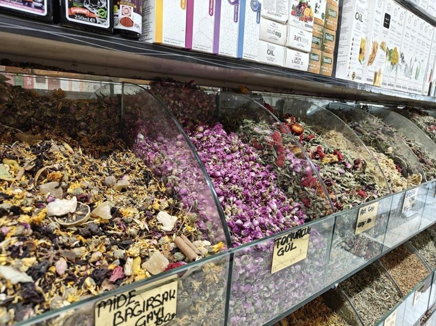Kayseri'de baharın ilacını aktarlar buldu! 'Her mevsim hayatımızda olmalı'