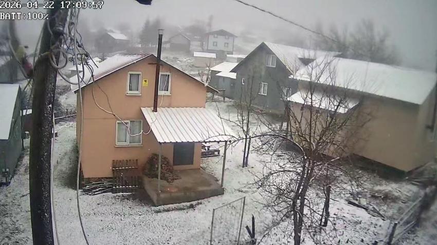 Sakarya’da soğuk hava etkisini artırdı yüksek kesimler beyaza büründü