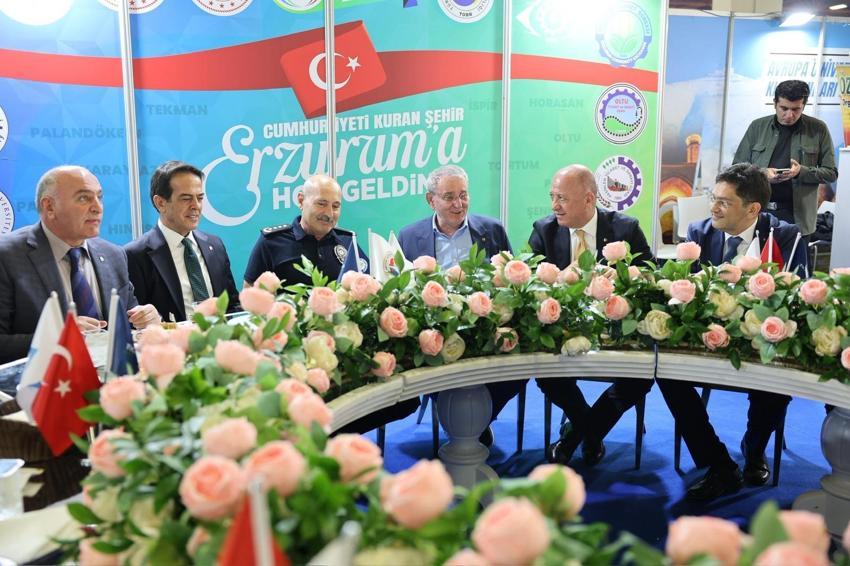 YÖREX 2026'da Erzurum rüzgarı: Türkiye’nin dört bir yanından gelen yöresel değerlerin buluştuğu fuarda dadaş kültürü ve gastronomisine yoğun ilgi