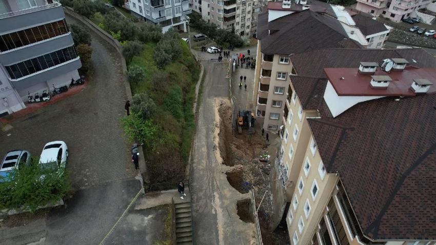 Bursa’da felaket havadan görüntülendi...Balkonlar yıkıldı, araçlar enkaz altında