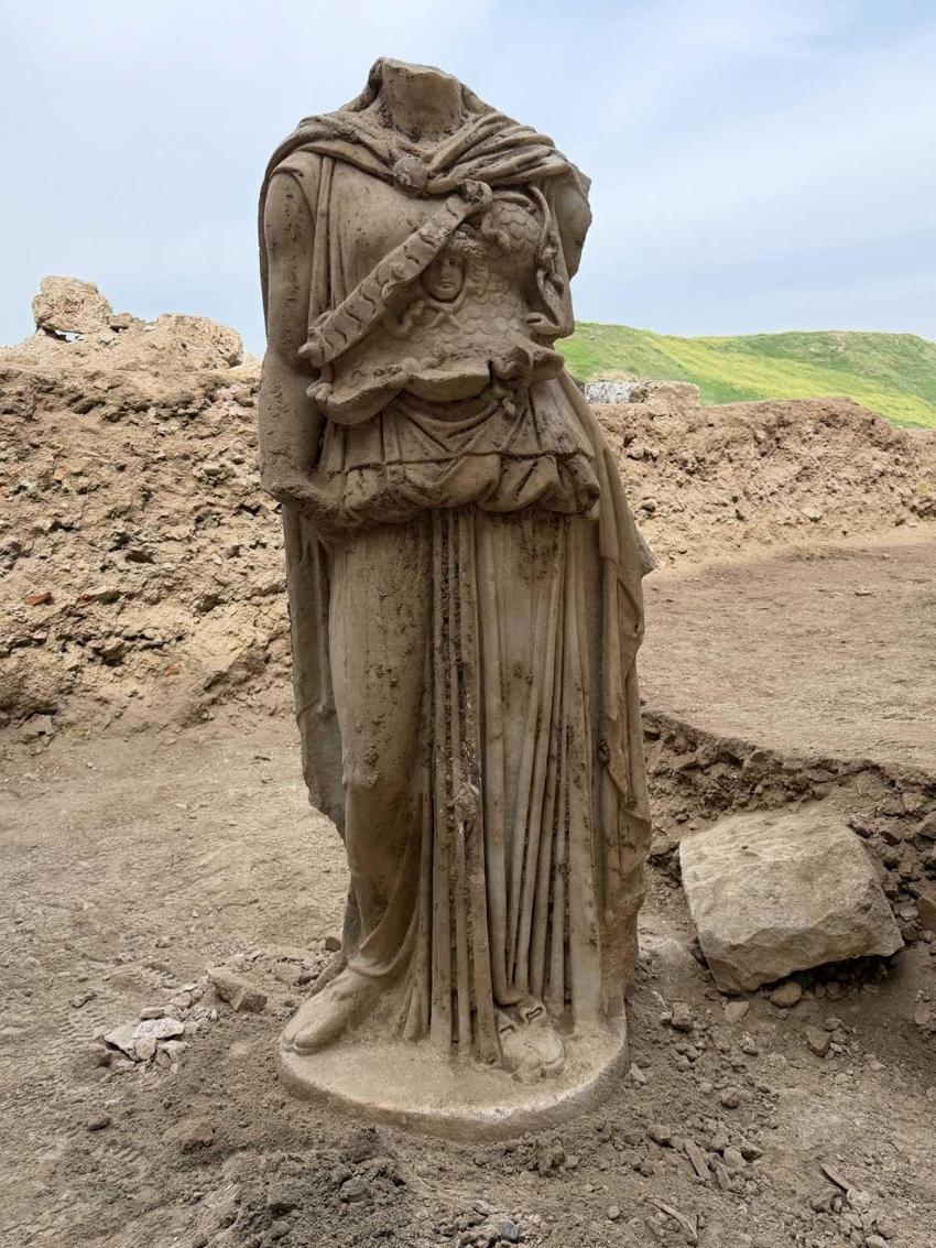 Denizli'de arkeoloji dünyasını sarsan keşif: Dev Athena heykeli bulundu!