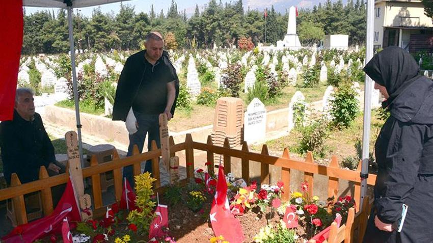 Okul saldırısında çocuğunu kaybeden acılı baba: 'Oğlum, kız çocuklarını korumuş'
