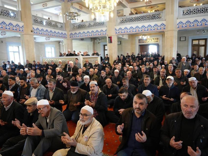 Kastamonu'da ilk hac kafilesi dualarla kutsal topraklara uğurlandı
