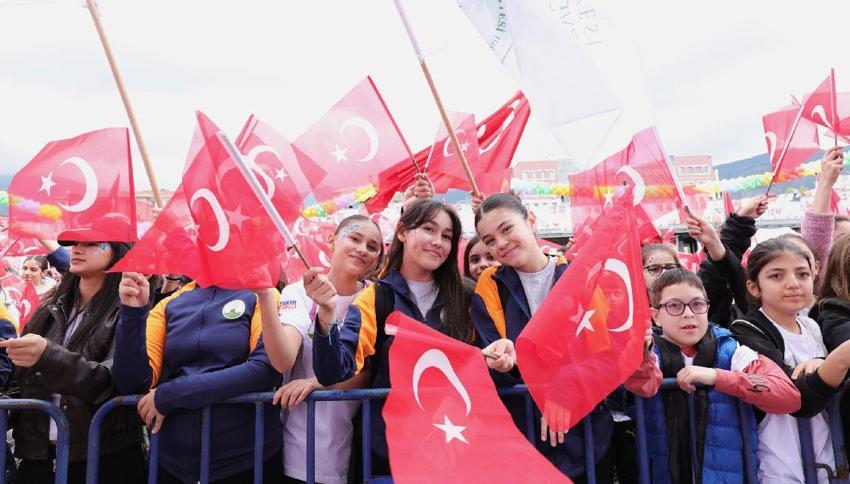 Bursa'da Osmangazi Belediyesi’nden çocuklara 3 gün sürecek bayram hediyesi