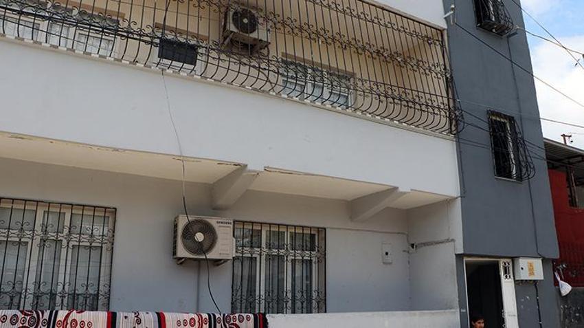 Adana'da akılalmaz hırsızlık: Anahtarın yerini elleriyle koymuş gibi buldular! 60 Bin TL ve 9 altın saniyeler içinde buhar oldu!
