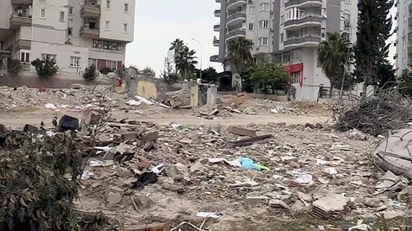 Adana'da 6 Şubat depremlerinde 40 kişinin hayatını kaybettiği apartmanın kaçak müteahhidi yakalandı
