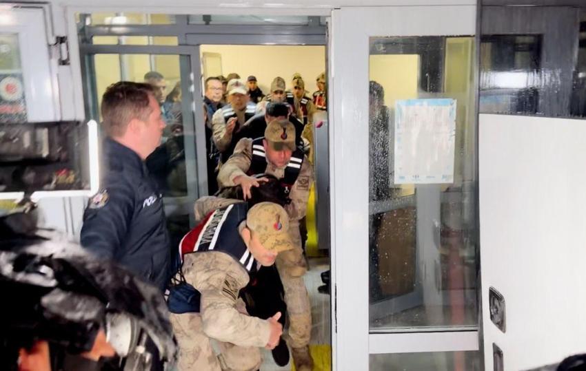 Gülistan Doku soruşturmasında yeni gelişme! 'Silahım yok' diyen Mustafa Türkay Sonel’in tabancalı fotoğrafı ortaya çıktı