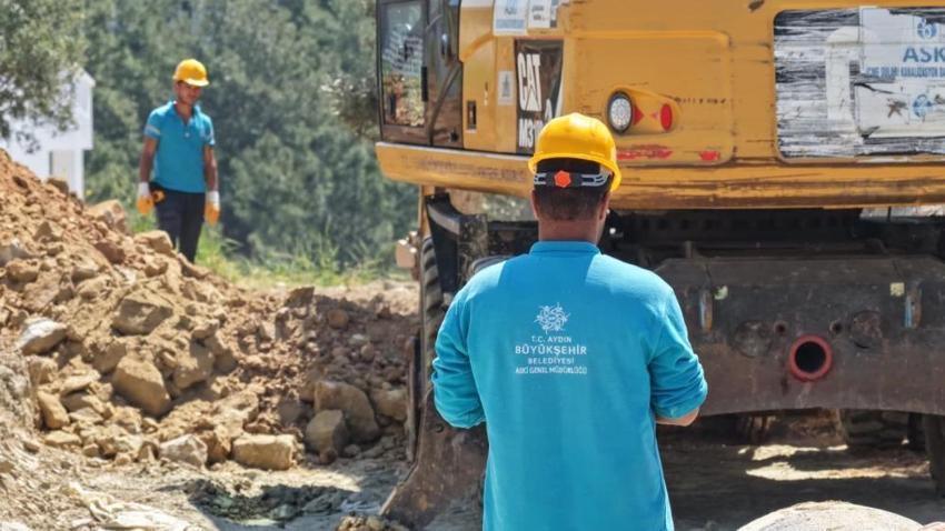 Kuşadası'nda 8 milyonluk dev yatırım hamlesi! Kanalizasyon ve yağmur suyu hattında sona yaklaşıldı