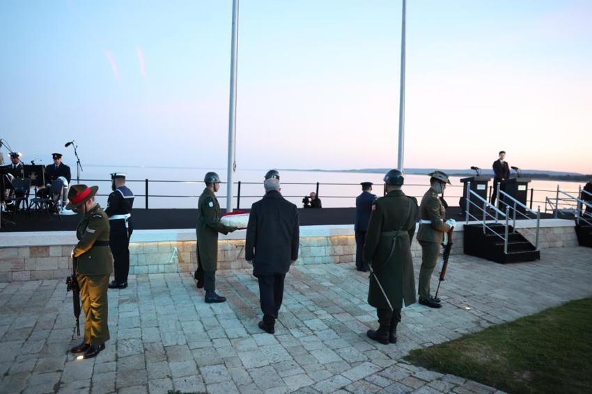 Çanakkale'de sabaha karşı başladı! Avustralya ve Yeni Zelanda'dan binlerce kişi tek bir şey için geldi