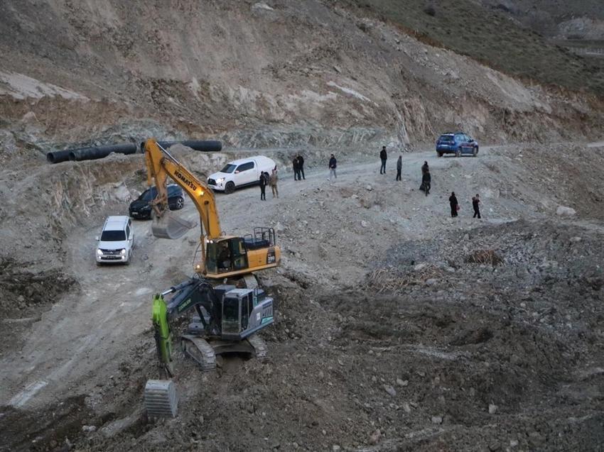 6 gündür kapalıydı: Hakkari Van arasında ulaşım sağlandı!