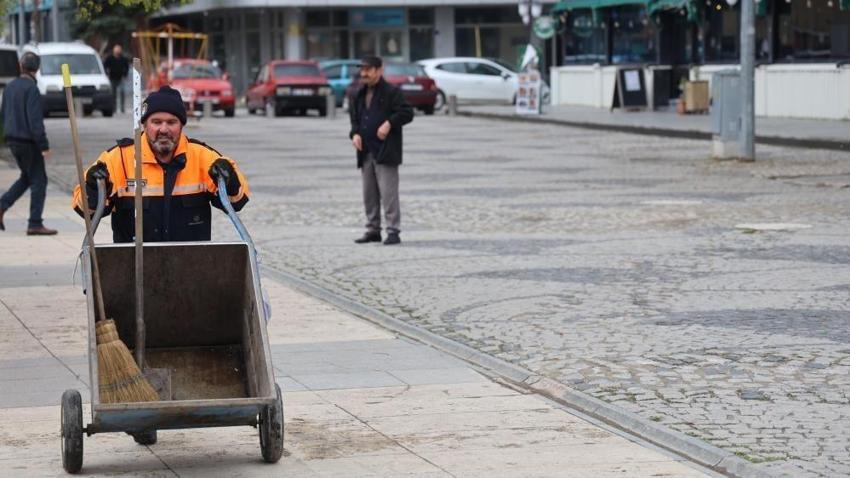 Kırşehir'de temizlik işçisinden örnek davranış: 150 bin TL'lik altını sahibine teslim etti