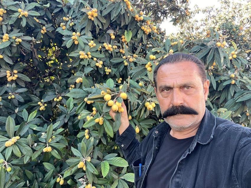 Talep azalınca bedava dağıttı! Alanya'da poşetini kapan bahçeye koştu
